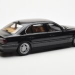 BMW 750iL E38 Czarny Otto 1:18 - image 2 of 6