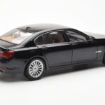 BMW 750Li F02 Facelift Carbon Czarny Kyosho 1:18 - image 3 of 8
