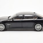 BMW 750Li F02 Facelift Carbon Czarny Kyosho 1:18 - image 4 of 8