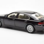 BMW 760Li E66 Czarny Kyosho 1:18 - image 7 of 9