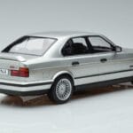 BMW Alpina B10 4.6 E34 Srebrny MCG 1:18 MCG18231 Metal - image 2 of 5