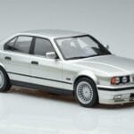 BMW Alpina B10 4.6 E34 Srebrny MCG 1:18 MCG18231 Metal - image 4 of 5