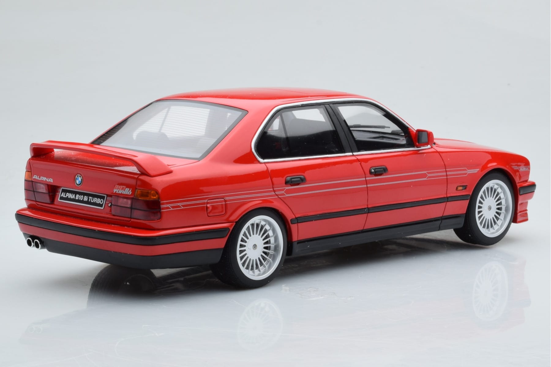 BMW Alpina B10 E34 Biturbo Czerwony Otto 1:18 OT648 Żywica — zdjęcie 2 z 6