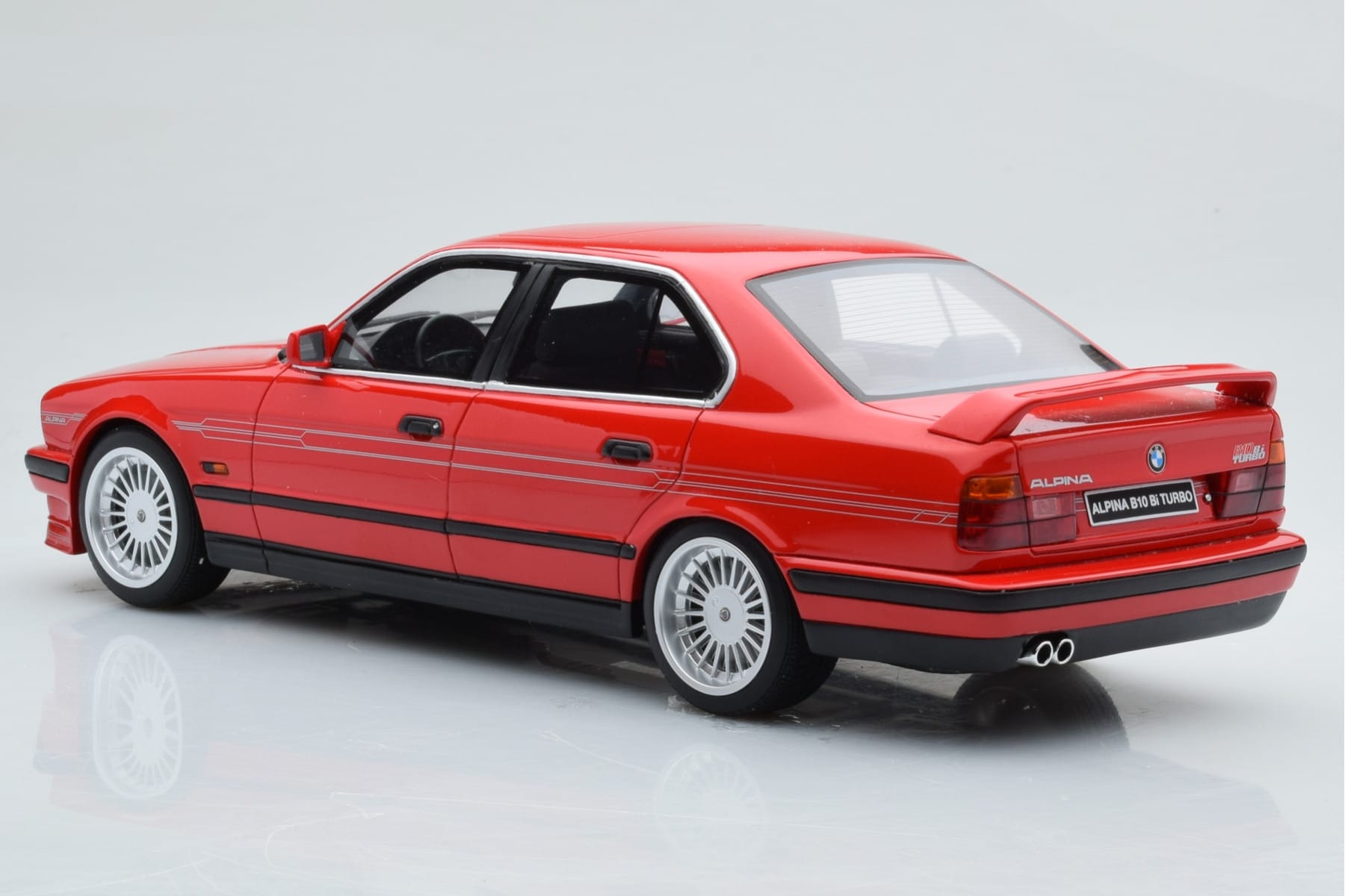 BMW Alpina B10 E34 Biturbo Czerwony Otto 1:18 OT648 Żywica — zdjęcie 5 z 6