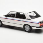 BMW M535i E12 Biały Norev 1:18 - image 4 of 5