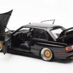 BMW M3 E30 Sport Evolution Czarny Custom Wheels AUTOart 1:18 - image 5 of 8