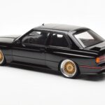 BMW M3 E30 Sport Evolution Czarny Custom Wheels AUTOart 1:18 - image 7 of 8