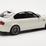 BMW M3 E90 Sedan Biały GT Spirit 1:18 - image 2 of 6