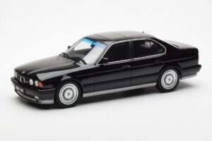 BMW M5 E34 Czarny Otto 1:18 OT690