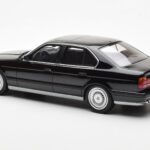 BMW M5 E34 Czarny Otto 1:18 - image 5 of 6