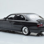 BMW M5 E34 Hartge Czarny Otto 1:18 - image 4 of 6