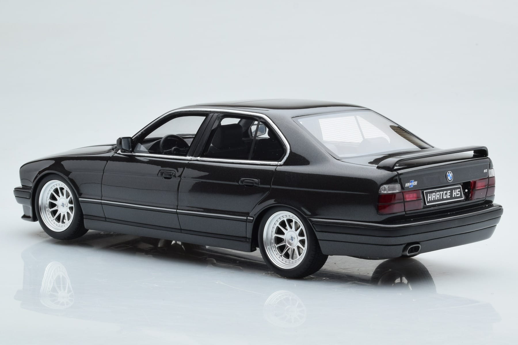 BMW M5 E34 Hartge Czarny Otto 1:18 OT362B Żywica — zdjęcie 4 z 6