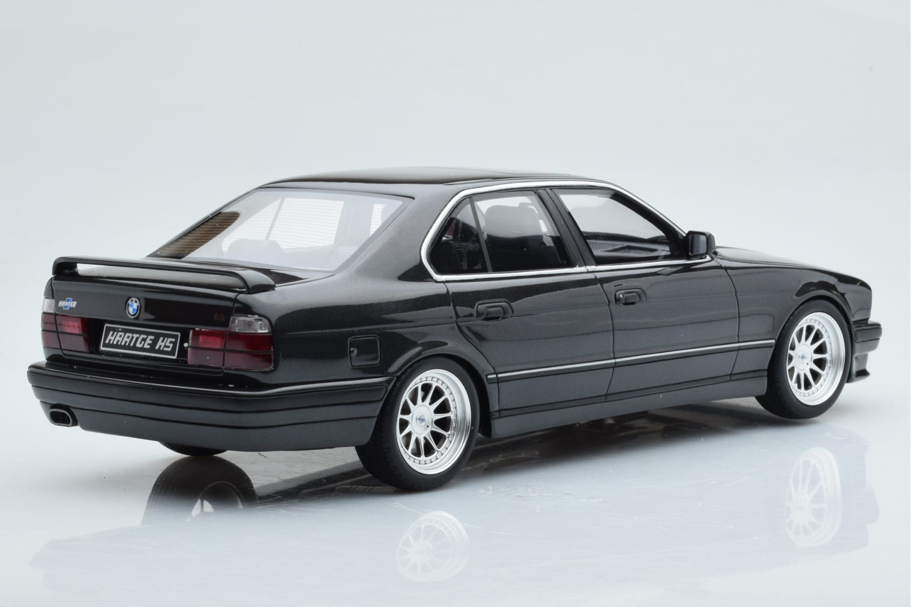BMW M5 E34 Hartge Czarny Otto 1:18 OT362B Żywica — zdjęcie 5 z 6