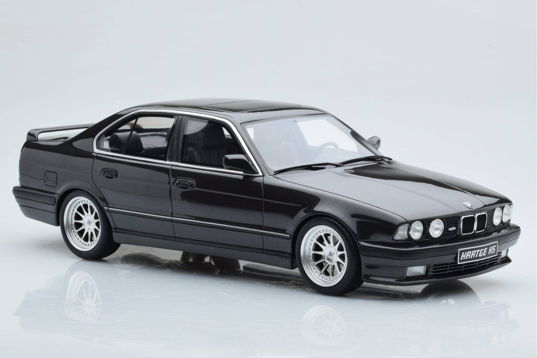 BMW M5 E34 Hartge Czarny Otto 1:18 OT362B Żywica — zdjęcie 6 z 6