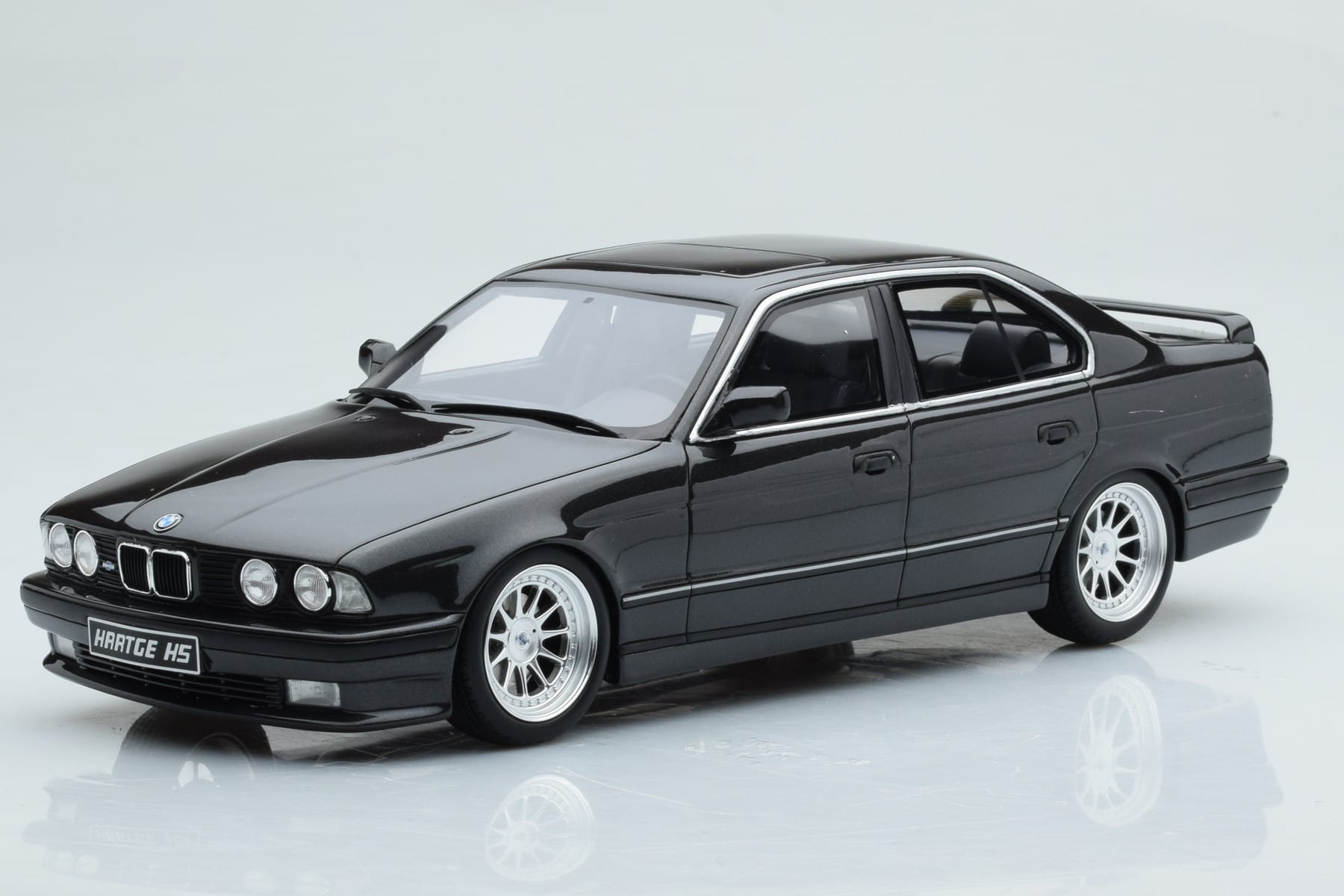 BMW M5 E34 Hartge Czarny Otto 1:18 OT362B Żywica