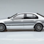 BMW M5 E39 Srebrny Otto 1:18 - image 3 of 7