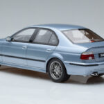 BMW M5 E39 Silverwater Niebieski Otto 1:18 - image 5 of 6