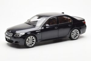 BMW M5 E60 Carbon Czarny Kyosho 1:18 08593BK