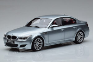 BMW M5 E60 Srebrny Otto 1:18