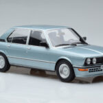 BMW M535i E12 Niebieski Norev 1:18 - image 4 of 6