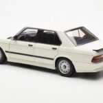 BMW M535i E28 Alpine Biały AUTOart 1:18 - image 7 of 10