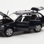 BMW X5 4.4i E53 Ciemny Niebieski Kyosho 1:18 - image 2 of 8