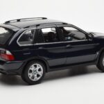 BMW X5 4.4i E53 Ciemny Niebieski Kyosho 1:18 - image 3 of 8