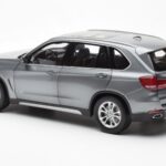 BMW X5 F15 Space Szary Paragon 1:18 - image 7 of 8