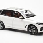 BMW X5 G05 Biały Paragon 1:18 - image 6 of 8
