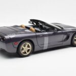 Chevrolet Corvette C5 Kabriolet Fioletowy Perłowy Metaliczny UT Models 1:18 - image 2 of 6