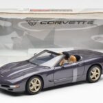 Chevrolet Corvette C5 Kabriolet Fioletowy Perłowy Metaliczny UT Models 1:18 - image 6 of 6