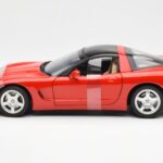 Chevrolet Corvette C5 Hardtop Czerwony UT Models 1:18 - image 3 of 6