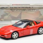 Chevrolet Corvette C5 Hardtop Czerwony UT Models 1:18 - image 6 of 6