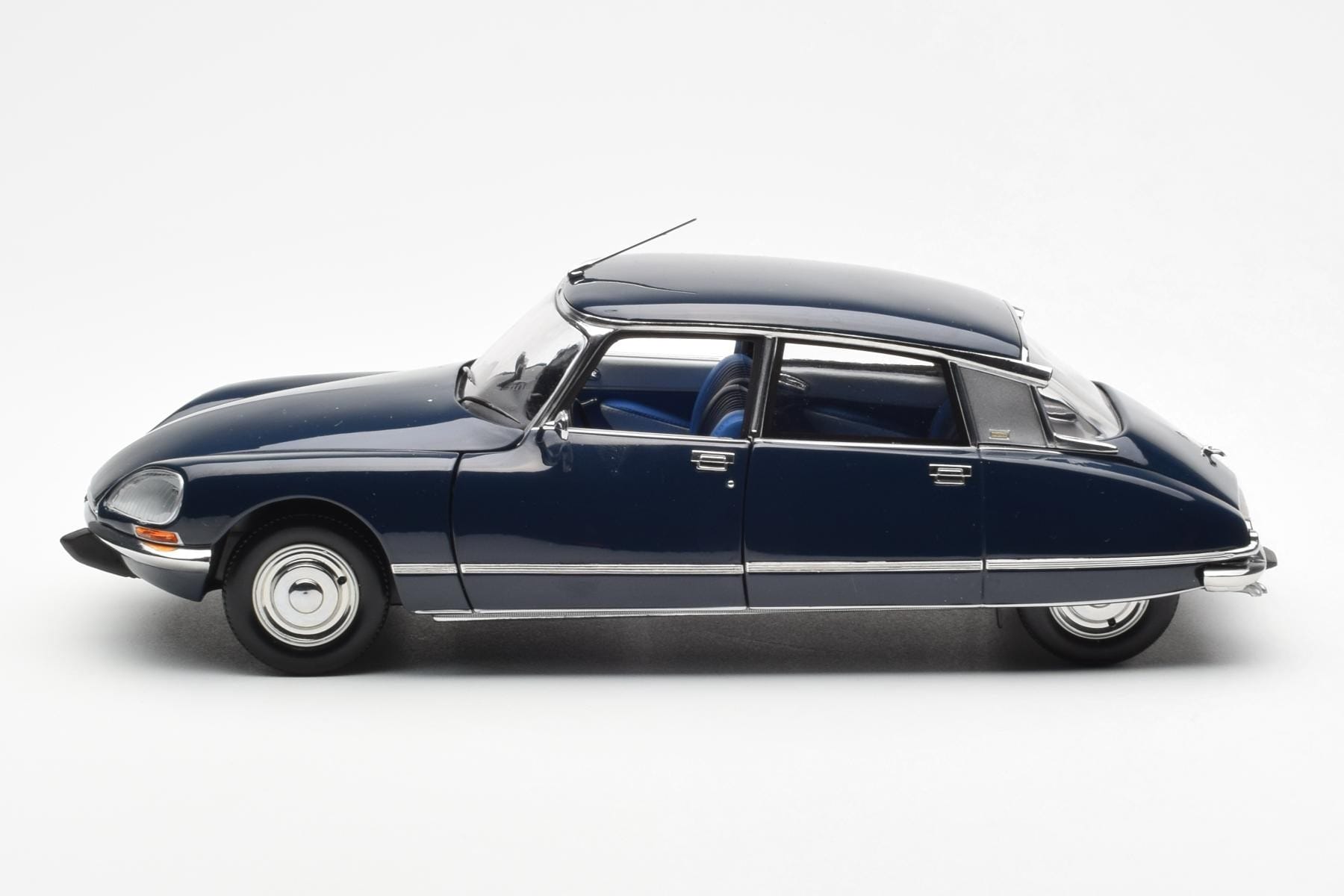 Citroen DS 23 Pallas Orient Niebieski Norev 1:18 181723 Metal — zdjęcie 4 z 8
