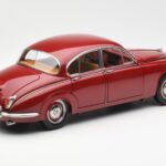 Daimler 250 V8 Czerwony Paragon 1:18 PA-98312 - image 3 of 8
