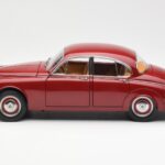 Daimler 250 V8 Czerwony Paragon 1:18 PA-98312 - image 4 of 8