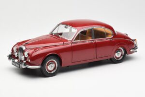 Daimler 250 V8 Czerwony Paragon 1:18 PA-98312