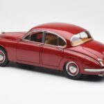 Daimler 250 V8 Czerwony Paragon 1:18 PA-98312 - image 7 of 8
