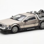 DeLorean DMC-12 Time Machine Back to the Future Srebrny Sun Star 1:18