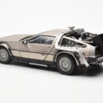 DeLorean DMC-12 Time Machine Back to the Future Srebrny Sun Star 1:18 - image 4 of 8