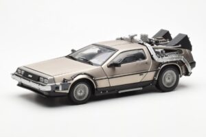 DeLorean DMC-12 Time Machine Back to the Future Srebrny Sun Star 1:18