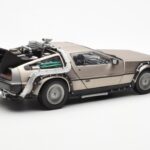DeLorean DMC-12 Time Machine Back to the Future Srebrny Sun Star 1:18 - image 5 of 8