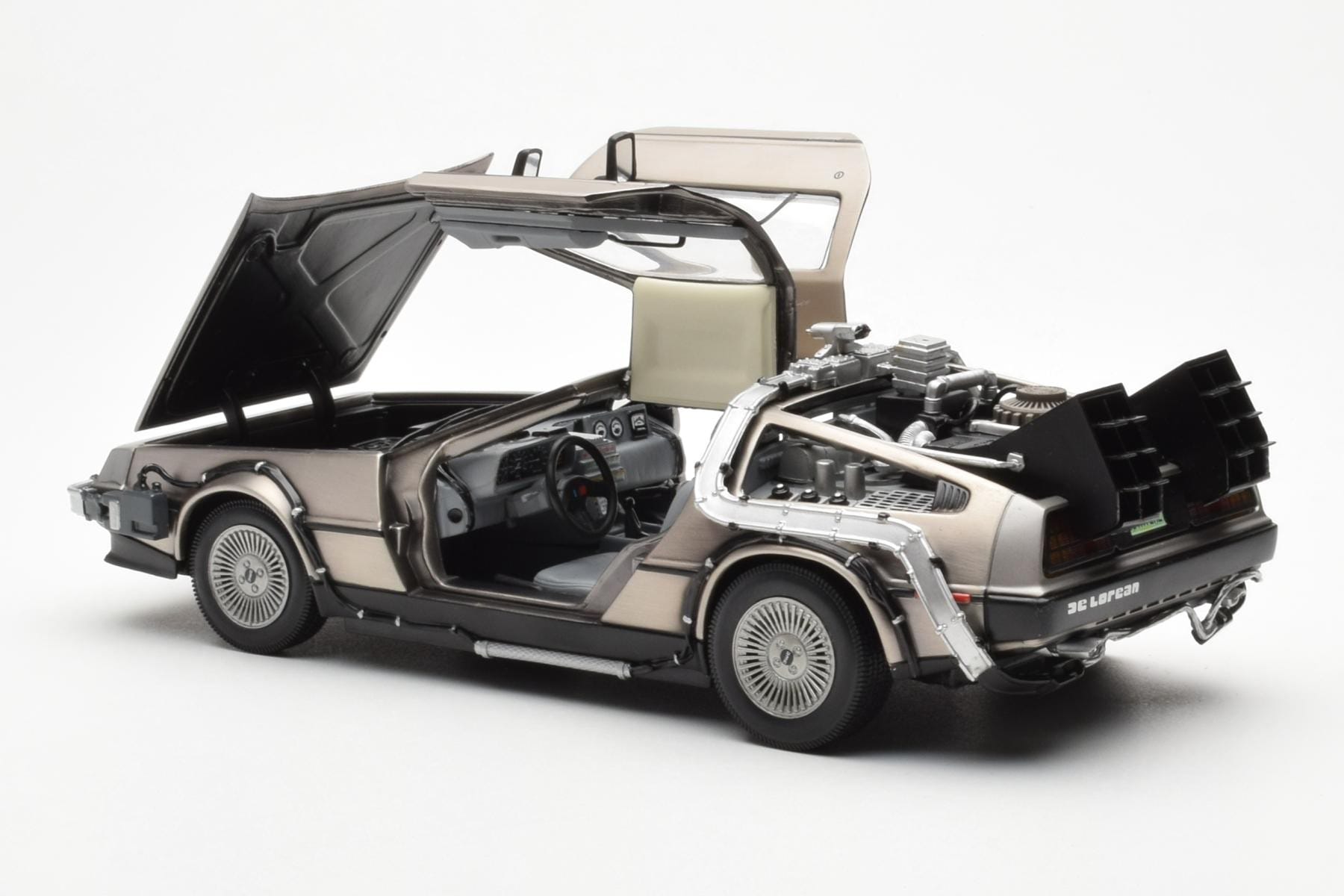 DeLorean DMC-12 Time Machine Back to the Future Srebrny Sun Star 1:18 2711 Metal — zdjęcie 7 z 8