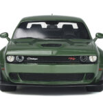 Dodge Challenger R/T SCAT Pack Widebody Zielony GT Spirit 1:18 - image 4 of 5