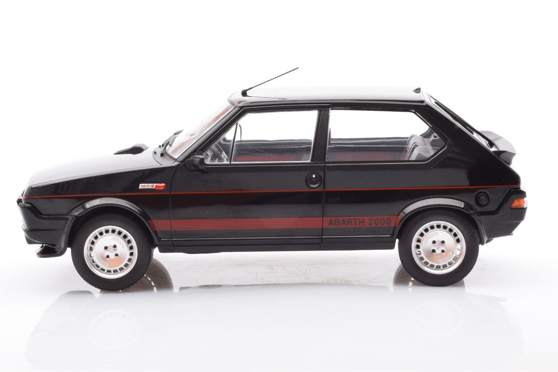 Fiat Ritmo TC 125 Abarth Czarny MCG 1:18 MCG18418 Metal — zdjęcie 3 z 6