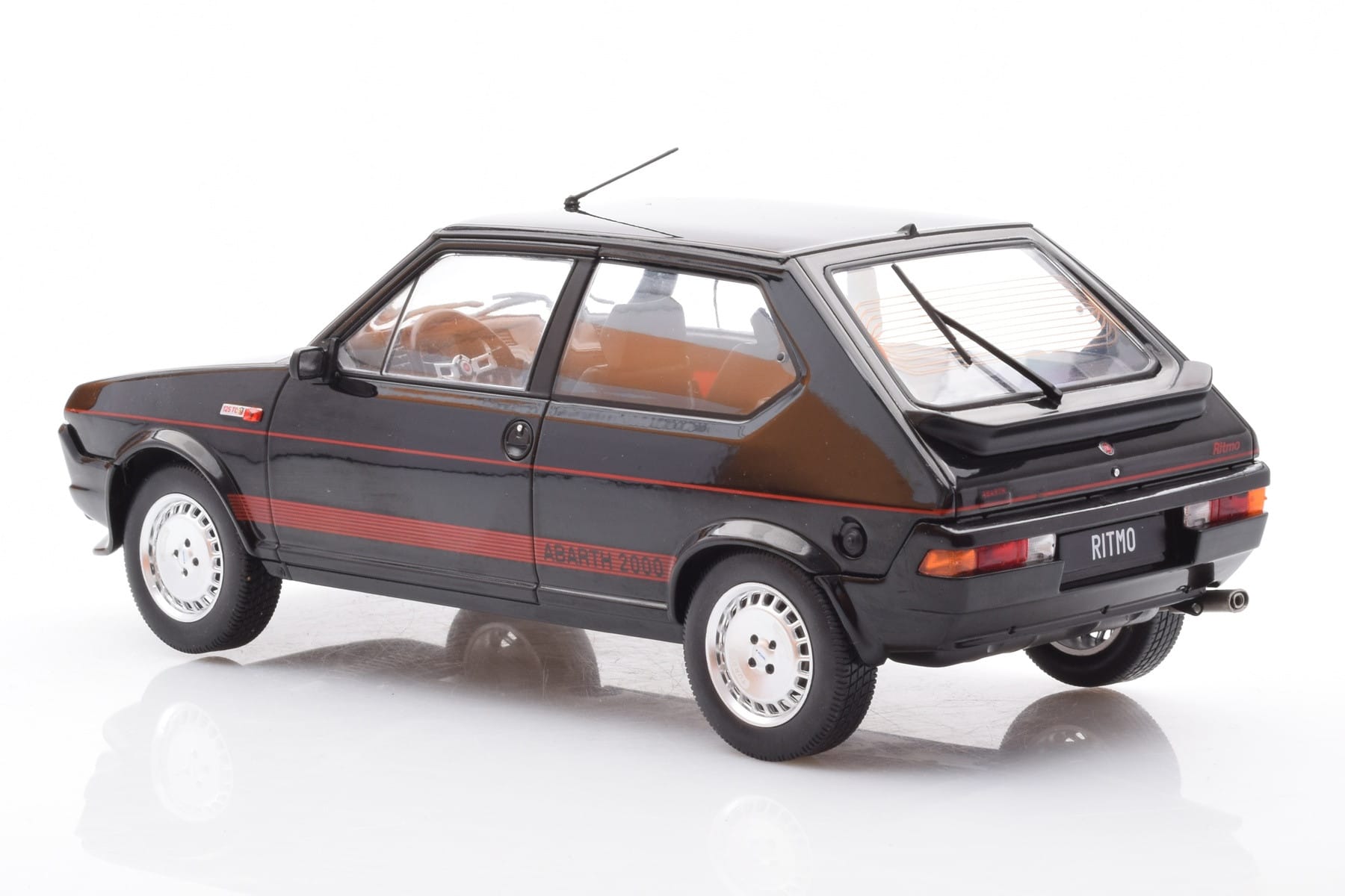 Fiat Ritmo TC 125 Abarth Czarny MCG 1:18 MCG18418 Metal — zdjęcie 5 z 6