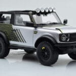 Ford Bronco RTR Iconic Srebrny GT Spirit 1:18 - image 4 of 6