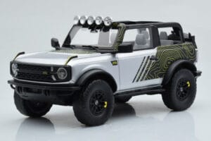 Ford Bronco RTR Iconic Srebrny GT Spirit 1:18 GT404