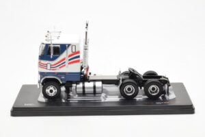 Ford CL 9000 Biały Niebieski IXO 1:43 TR177