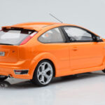Ford Focus Mk2 ST 2.5 Electric Pomarańczowy Otto 1:18 - image 2 of 6